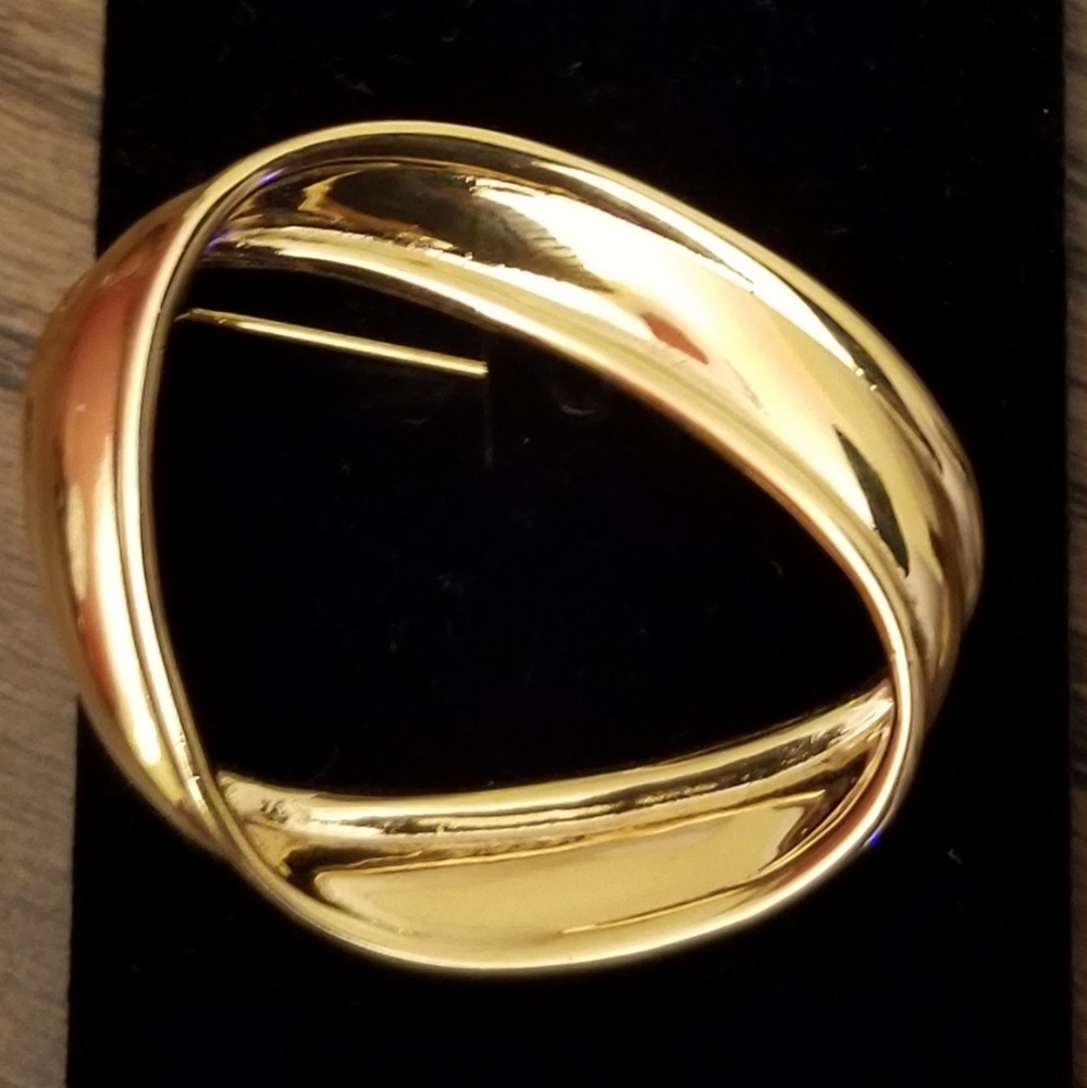 Brooch